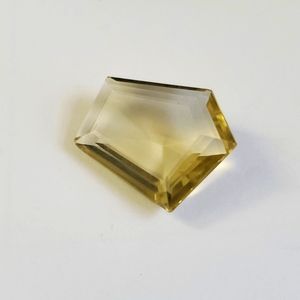 26 Carat Citrine / Peridot Gemstone